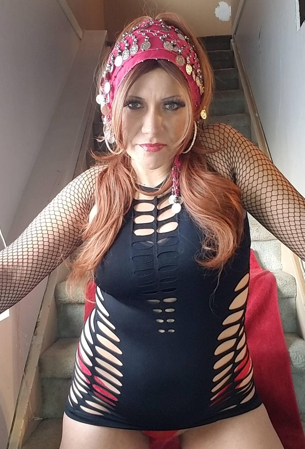 I'm 40, beautiful, experienced & fun, so let's have some fun