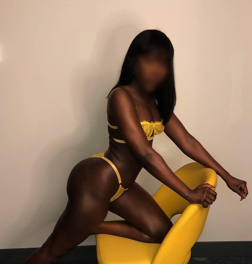 I’ll have you in a sweet daze! Your LUXURY EBONY CHOCOLATE