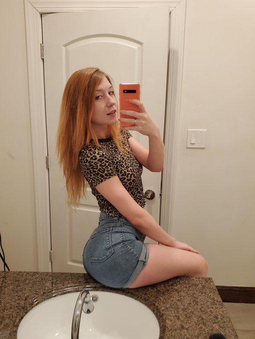 Sexy red hair ready to hookup