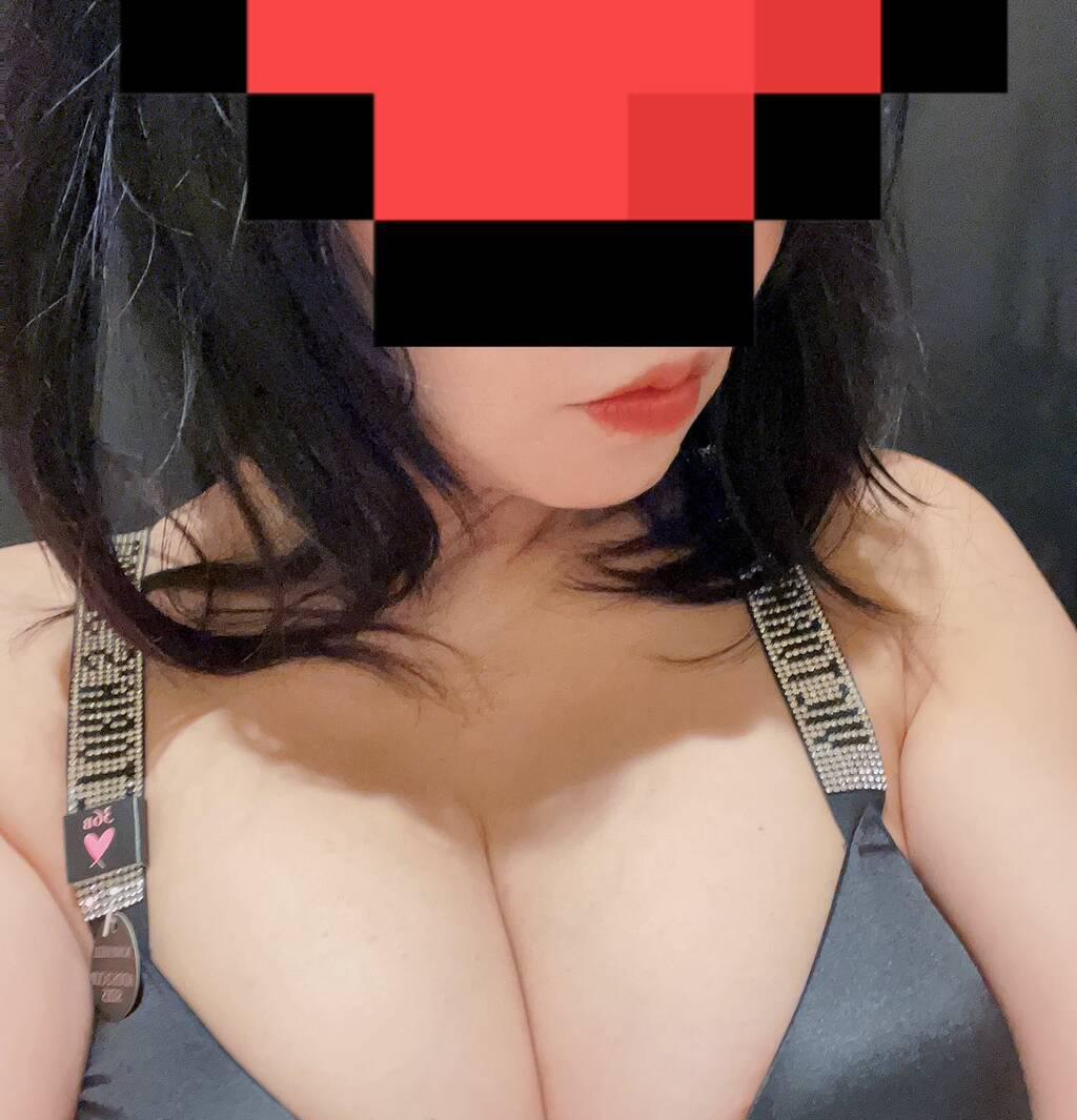 BURNABY★college student★ TWO HOT Asian Girls 1OO%new face