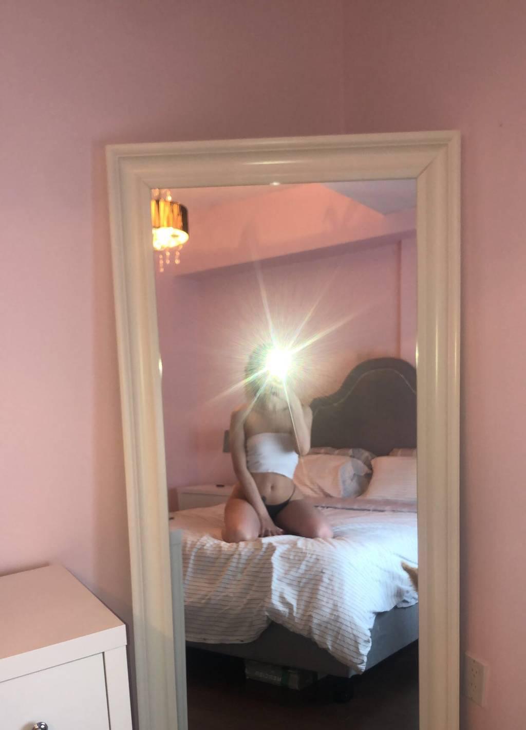 SWEST♡ 𝕯𝖊𝖊𝖕 𝖙𝖍𝖗𝖔̈𝖆𝖙 𝕼𝖚𝖊𝖊𝖓 ♡ UPSCALE PETITE BUNNY ♡