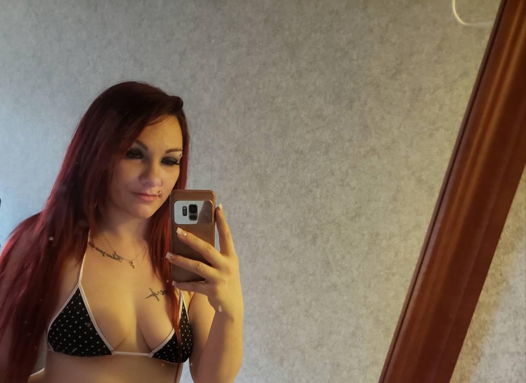 SEXY RED HEAD WANTS TO GIVE YOU THE TIME OF YOUR LIFE