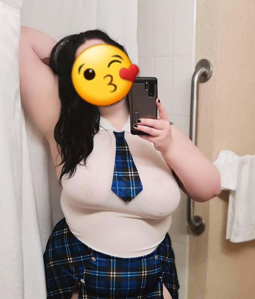 LAST DAY IN OAKVILLEBusty Curvy BBW