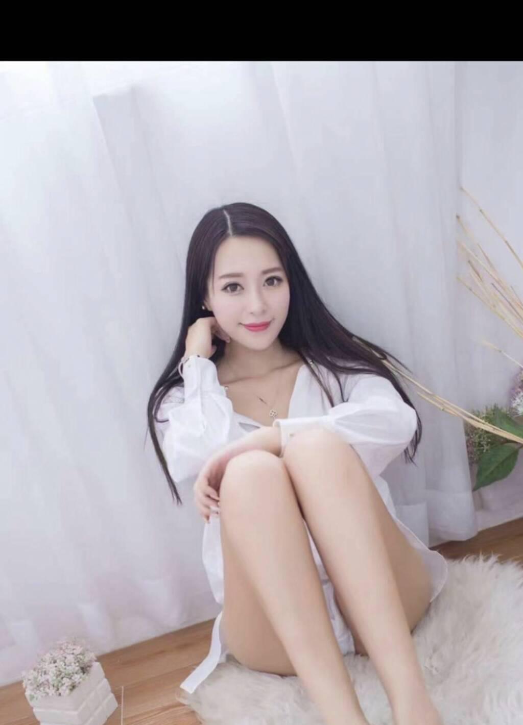 New young Asian girl all natural real pictures