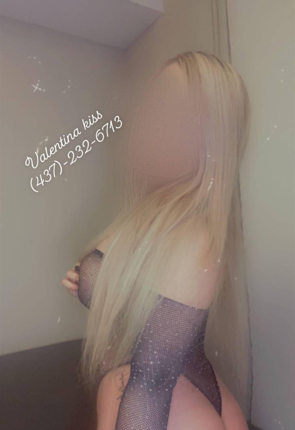 ERIN MILLS 𝒯ℴ𝓅 ℴ𝒻 𝓉𝒽ℯ 𝓁𝒾𝓃ℯ Upscale Blonde Barbie