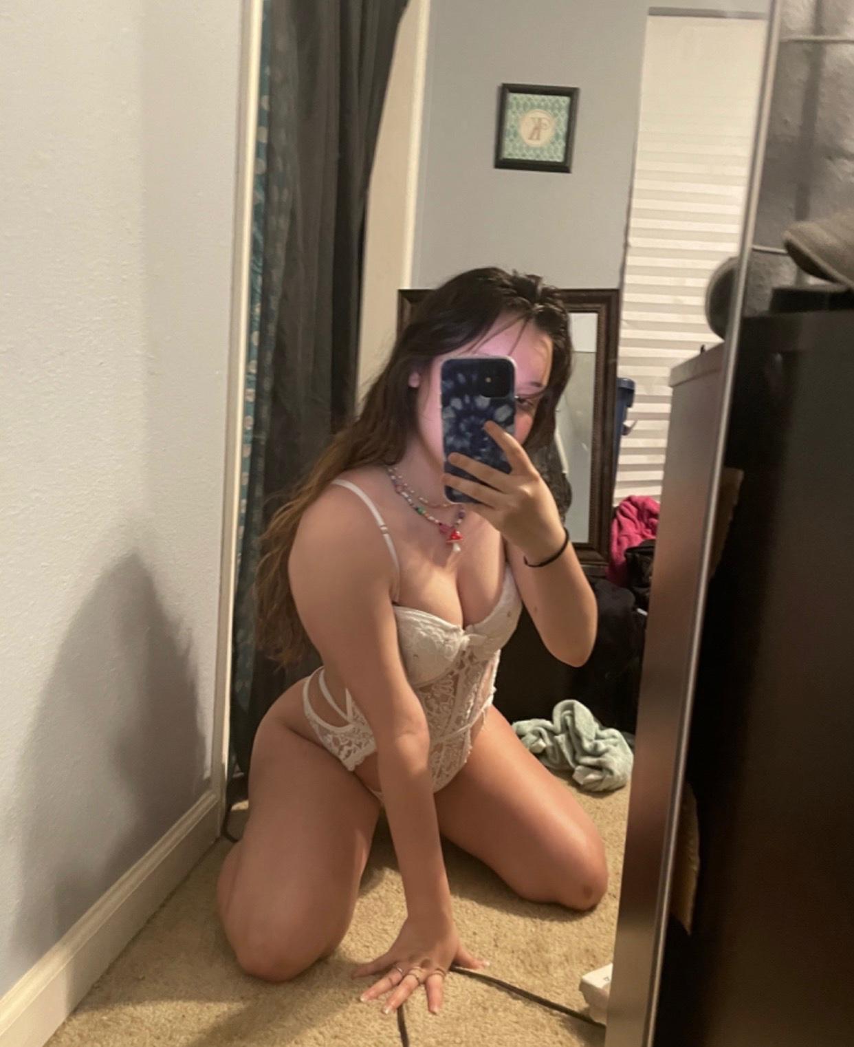 Naughty Leslie here to pleasure 🥵🥵🥵