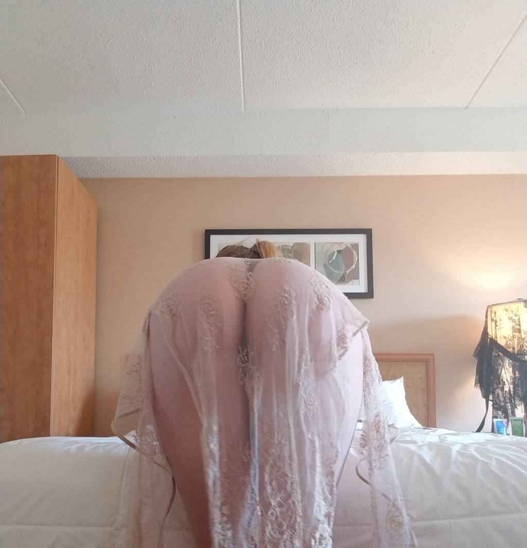 OUTCALLS I want to see inside your bedroom MONCTON