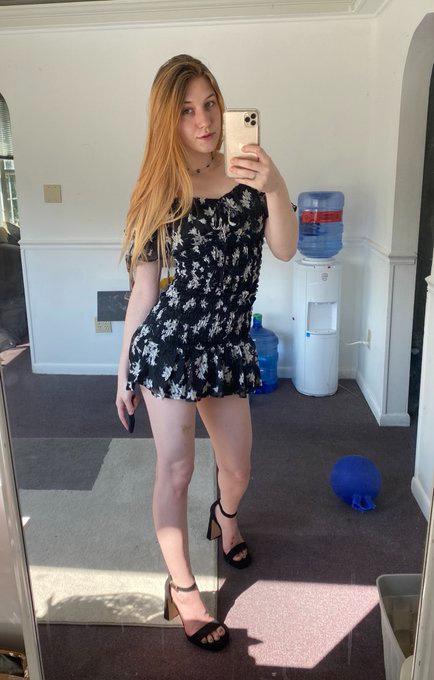 Sexy red hair ready to hookup