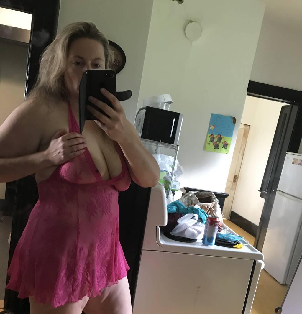 Available Tonight. Tall, Curvy, Blonde Squirter