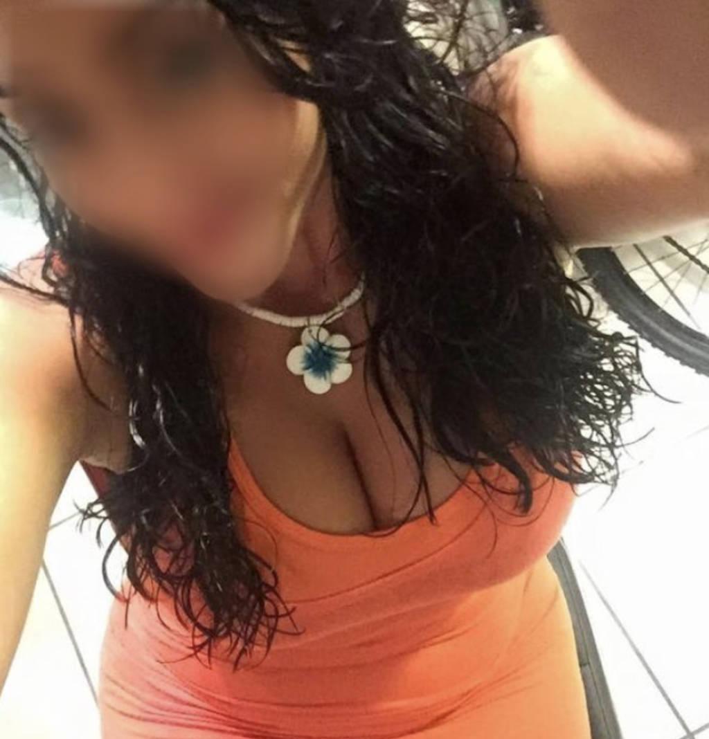 LAST NIGHT IN PG - East Indian beauty -- incall