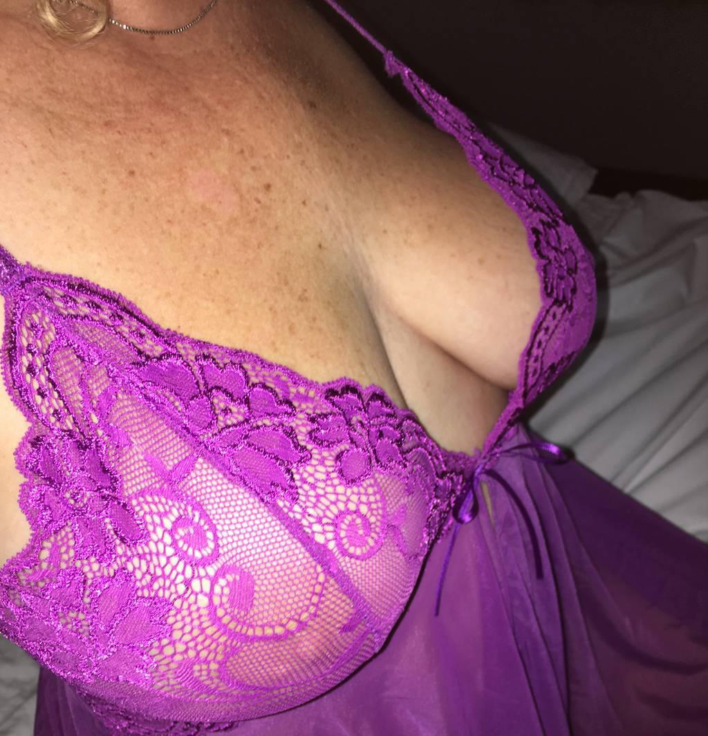 hot 52yr old milf ready to play Cum 2 the best 4get the rest