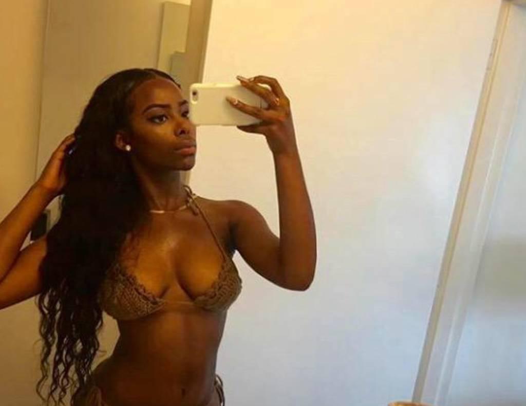 Sexy Black Girl Ebony Bombshell