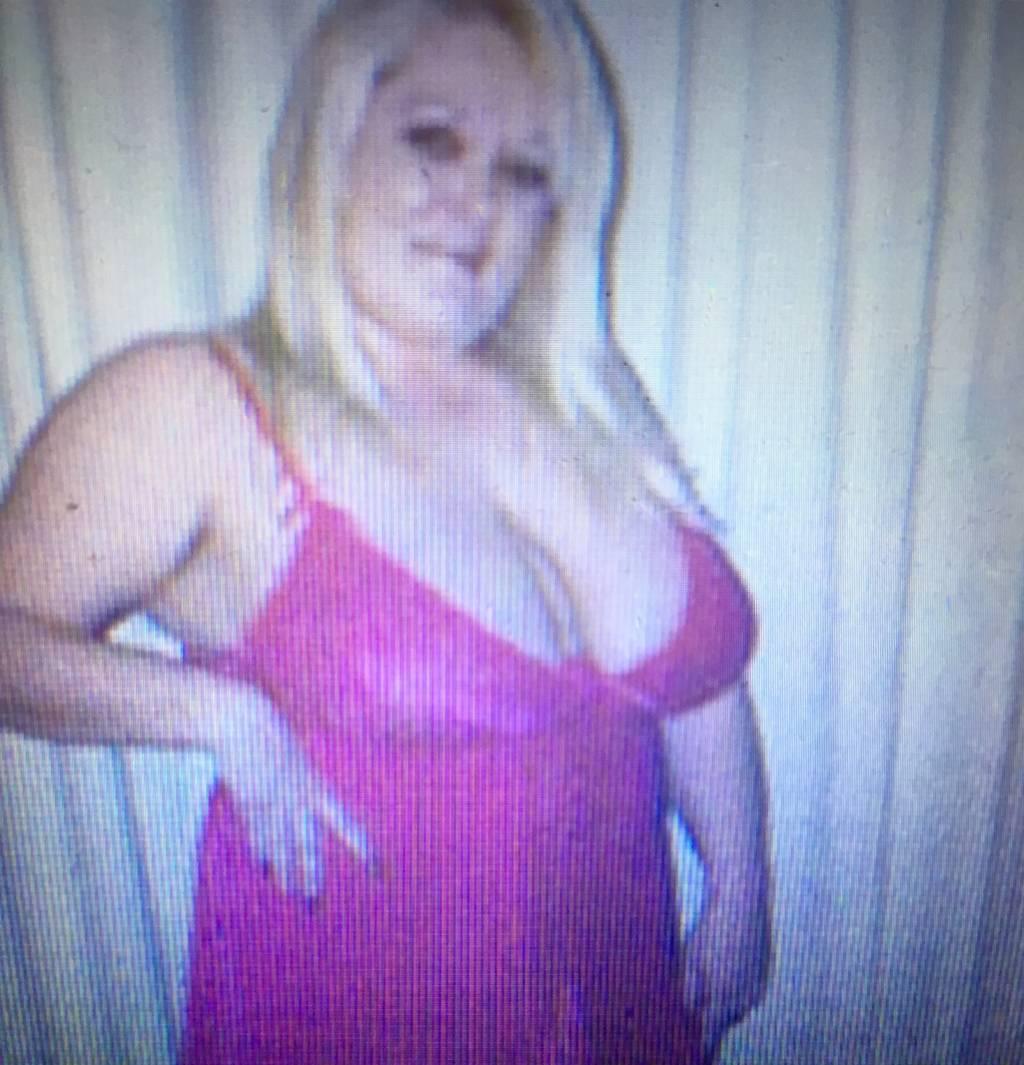 Fun friendly mature blonde in /outcalls serious inquires plz