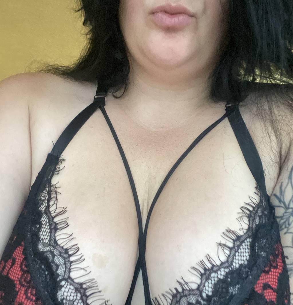 Beltline incall plus size tattoo babe