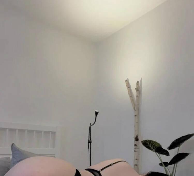 Julia thepeachyprincessatyourservice and kinky desires