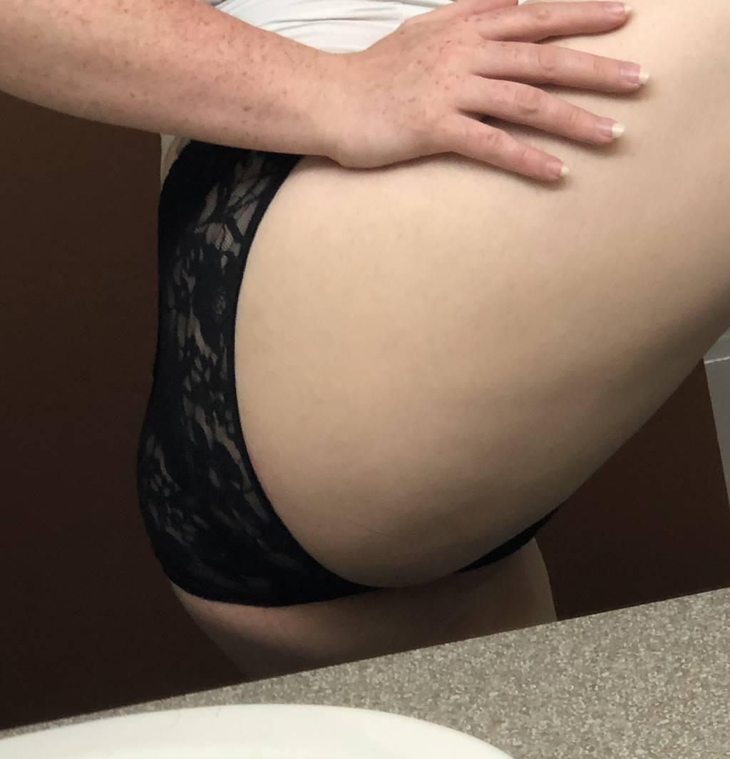 busty milf, burlington incall!!