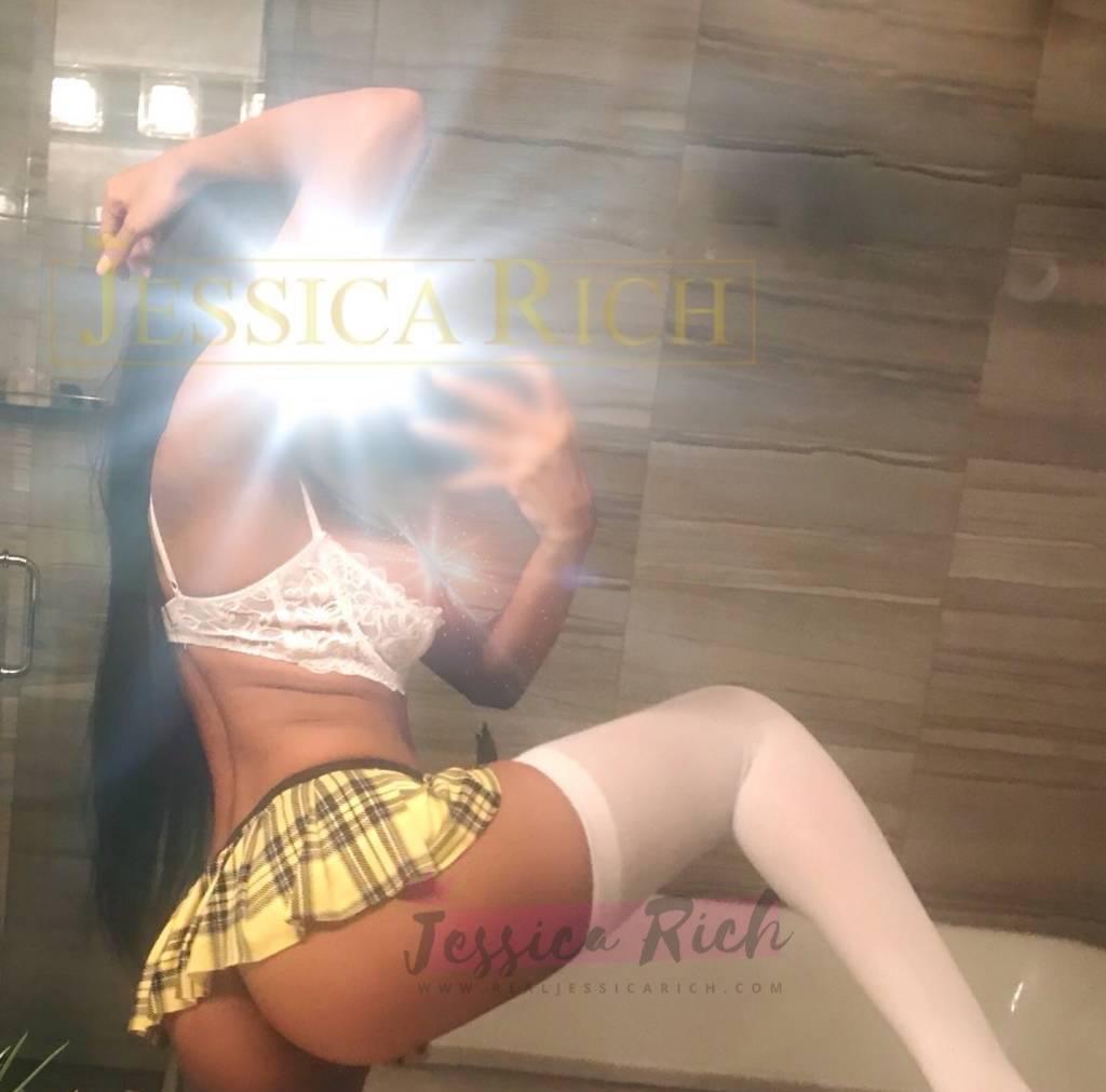 IN TOWN NOW!!! *** PRETTY FACE ** 32DD LONG LEGS ** SEXY