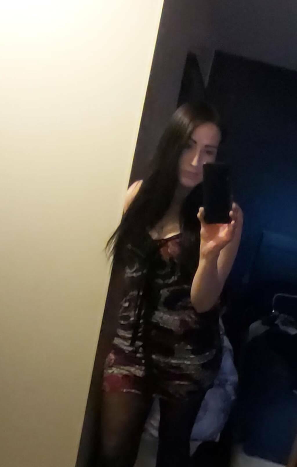 NEW #--Tall sexy brunette wnts only 1 thing..MUTUAL PLEASURE