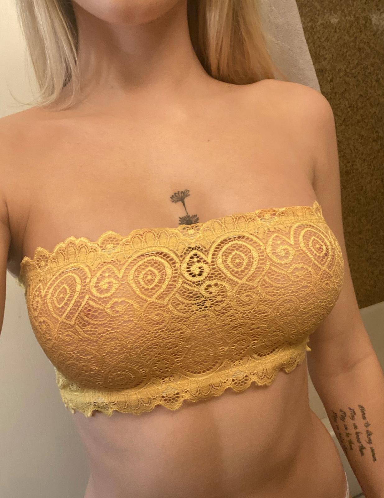 I would like to see your cum on my boobs come and get served hot