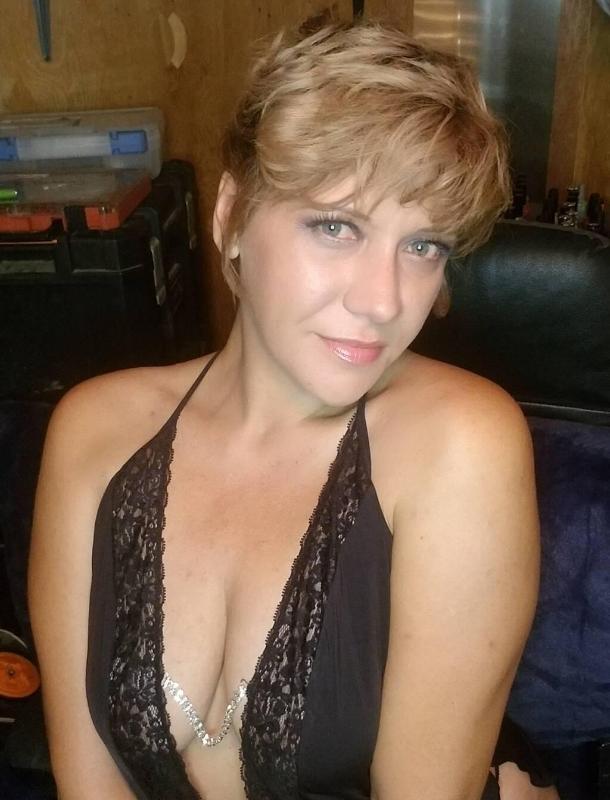 I'm 40, beautiful, experienced & fun, so let's have some fun