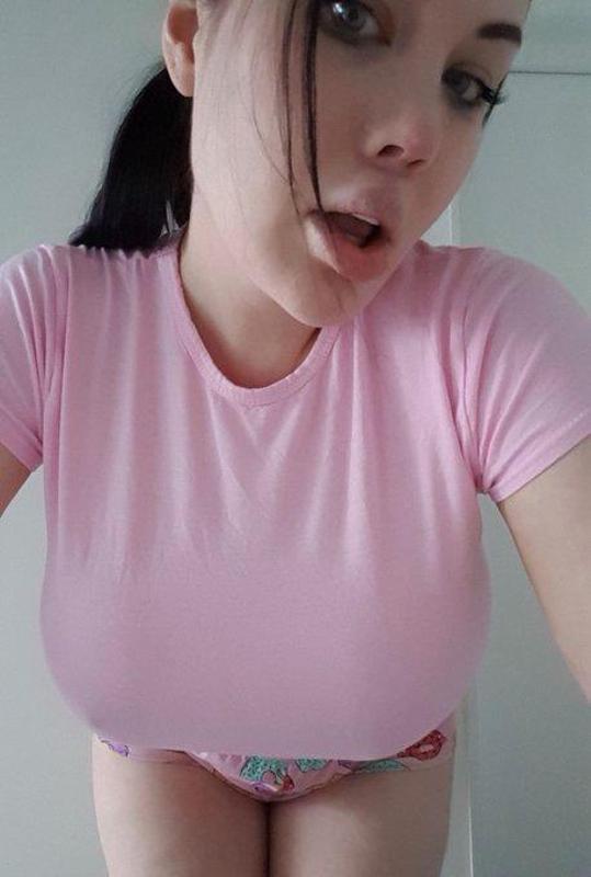 AM AVAILABLE FOR HOT SEX AND DISCREET FUN