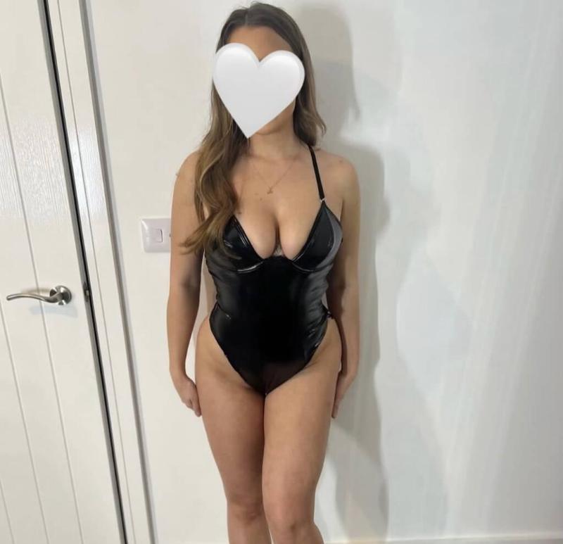 FREAKY SLUT READY TO MAKE YOU CUM -INCALL&OUTCALL-